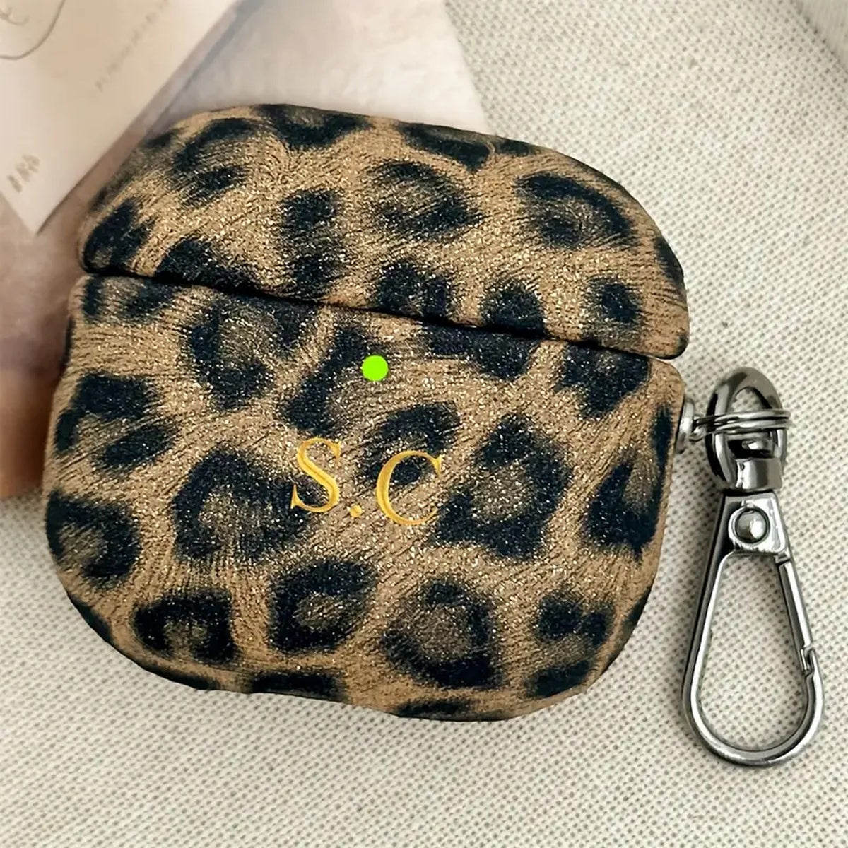 Capa AirPods Tigrada em Pelo