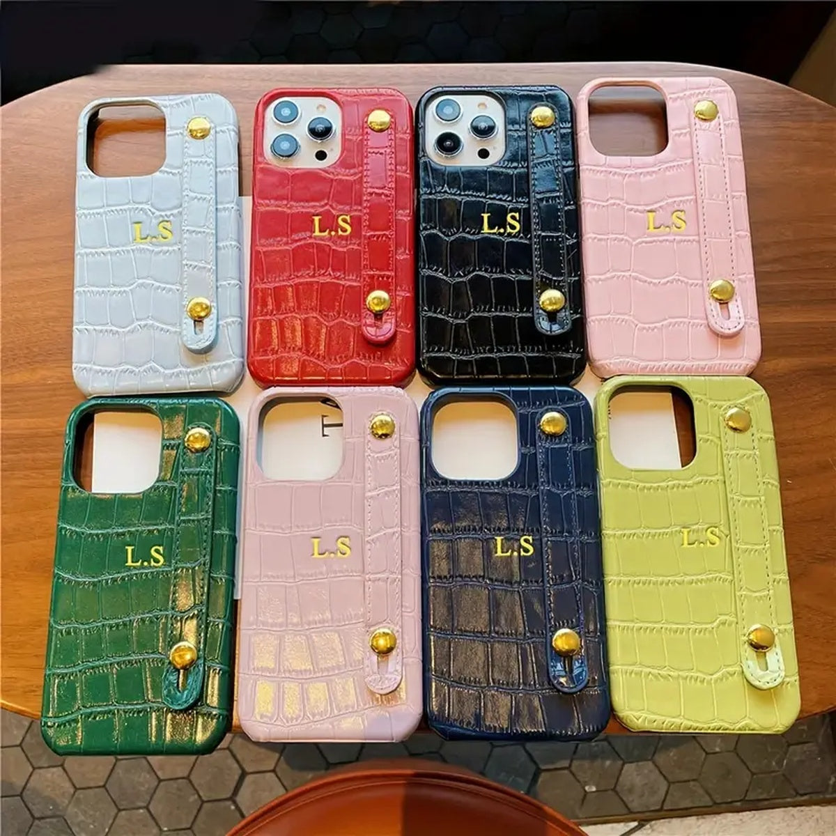 Capa iPhone Croco com Iniciais e Fivela