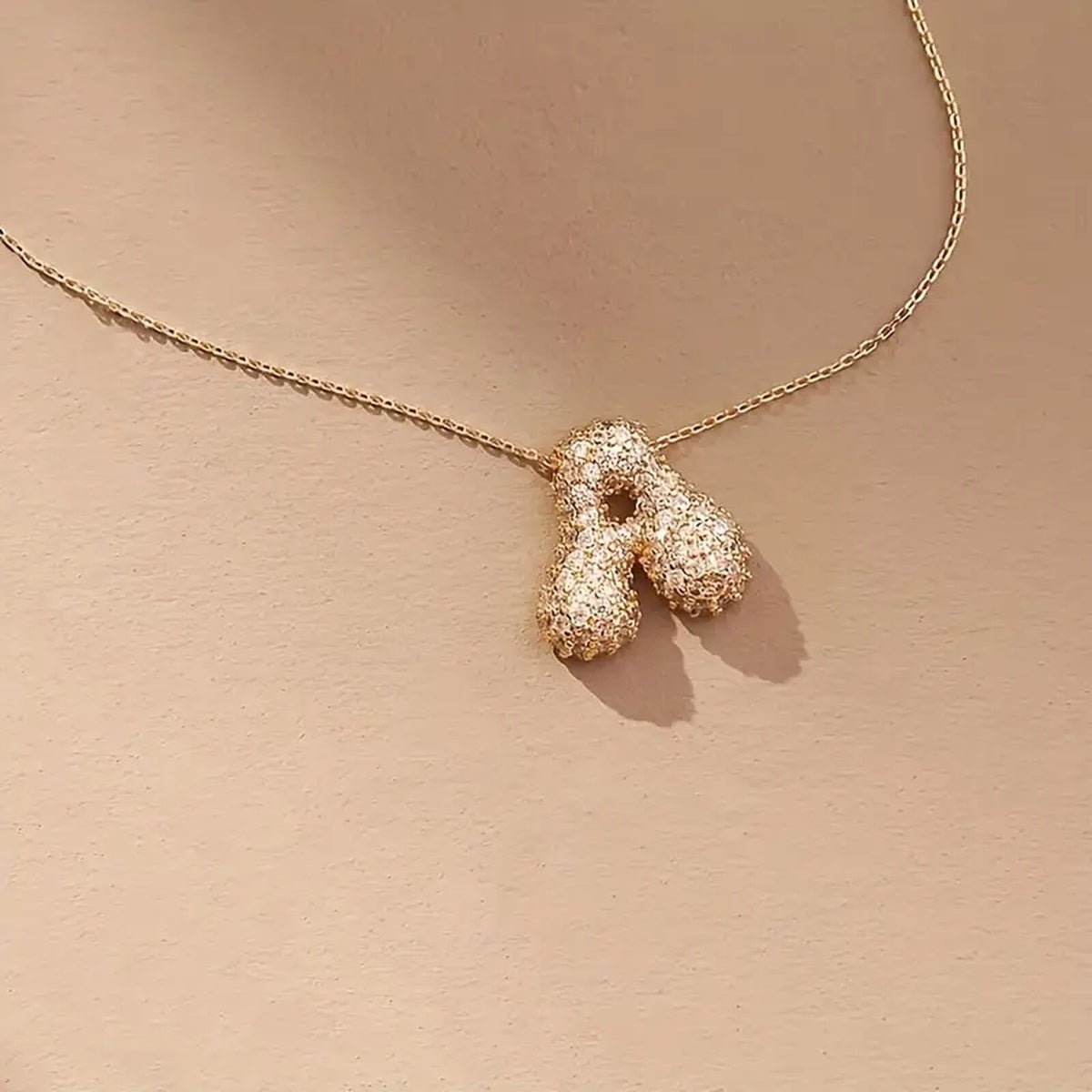 Colar com Inicial Brilhantes