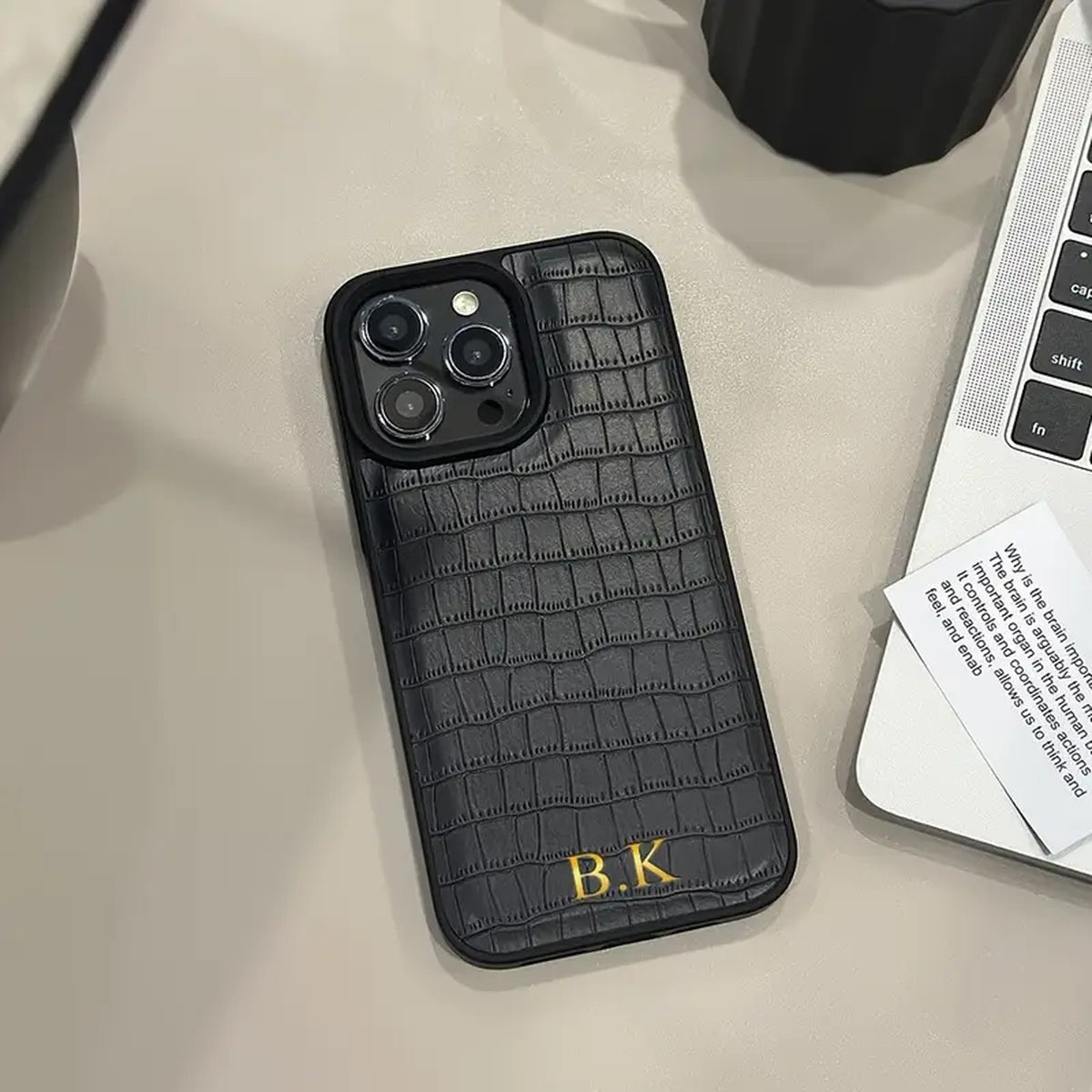 Capa iPhone Pele Croco com Iniciais Douradas