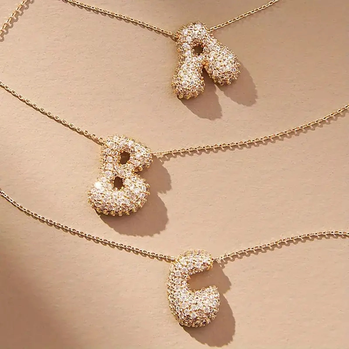 Colar com Inicial Brilhantes