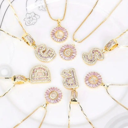 Dois Colares Letra com Brilhantes