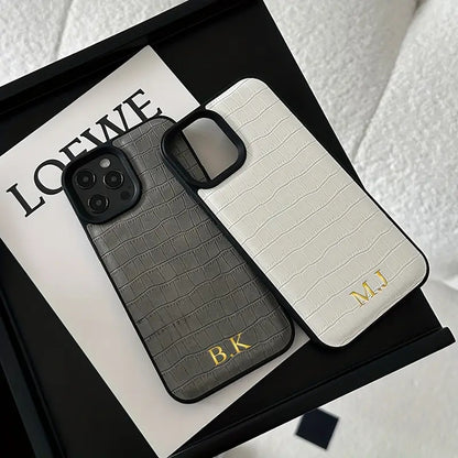 Capa iPhone Pele Croco com Iniciais Douradas