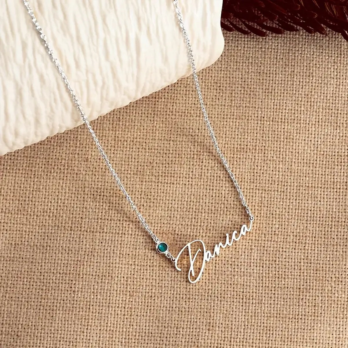 Colar com Nome e Pedra do Mês