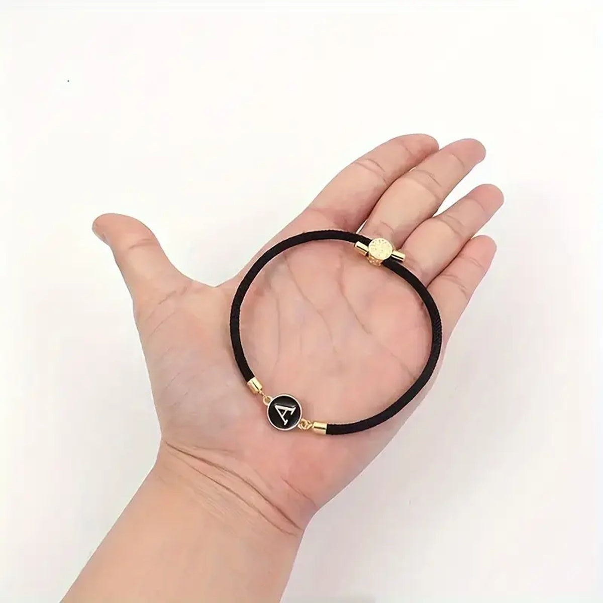 Pulseira Tecido com Inicial Redonda