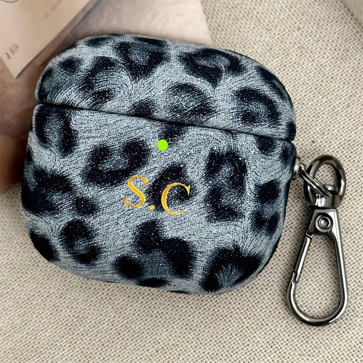 Capa AirPods Tigrada em Pelo