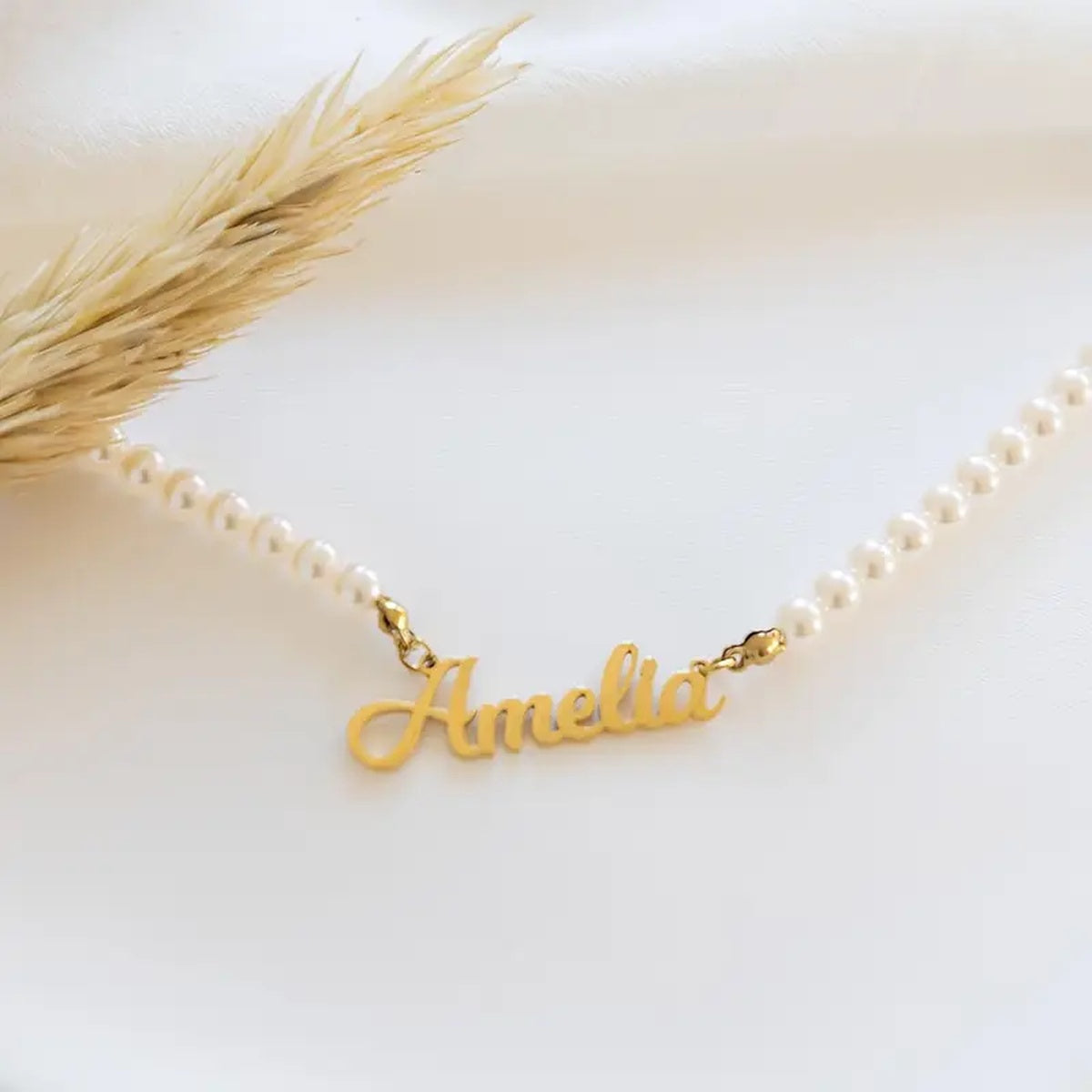 Colar com Nome e Pérolas