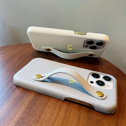 Capa iPhone com Iniciais e Fivela