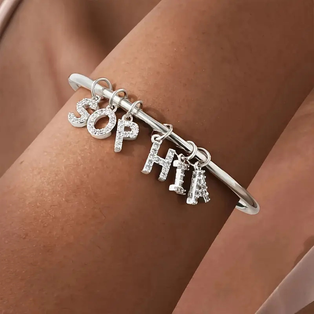 Pulseira com Nome e Brilhantes Pendente