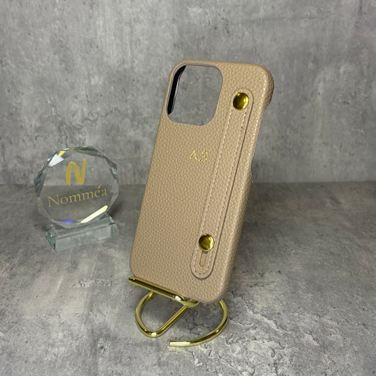 Capa iPhone com Iniciais e Fivela