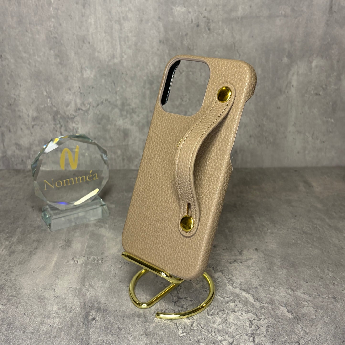 Capa iPhone com Iniciais e Fivela