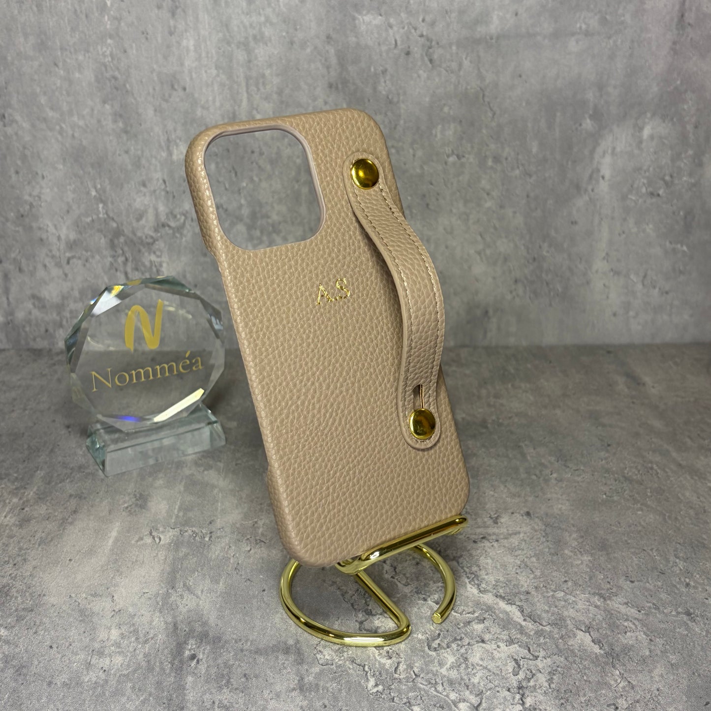 Capa iPhone com Iniciais e Fivela