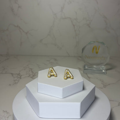 Brincos com Iniciais Brilhantes