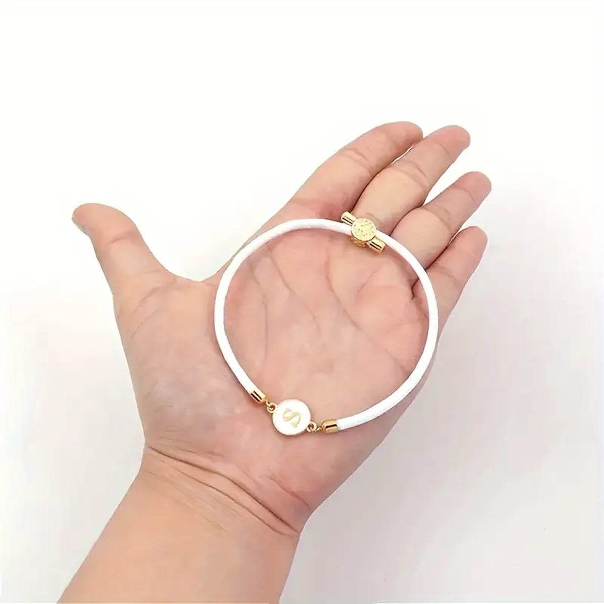 Pulseira Tecido com Inicial Redonda