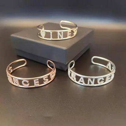 Pulseira com Nome e Brilhantes